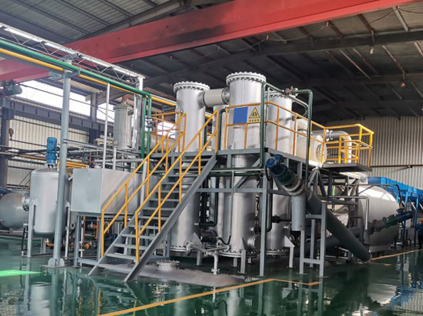 Usine de pyrolyse de déchets plastiques
