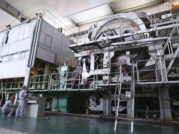 Machine automatique à fabriquer du papier de culture