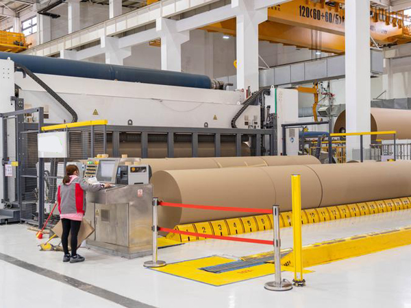 Ligne de production automatique de papier pour la fabrication du bois