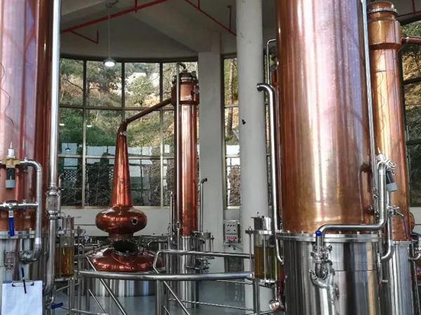 Ligne de production automatique de whisky