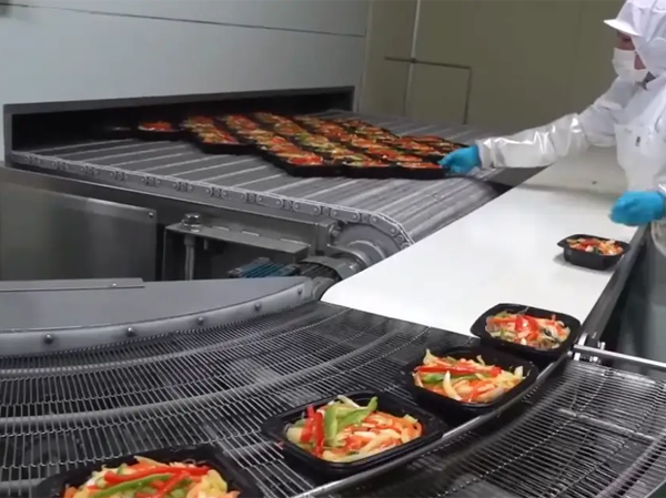 Fabricant d&rsquo;installations automatiques pour la production d&rsquo;aliments précuits