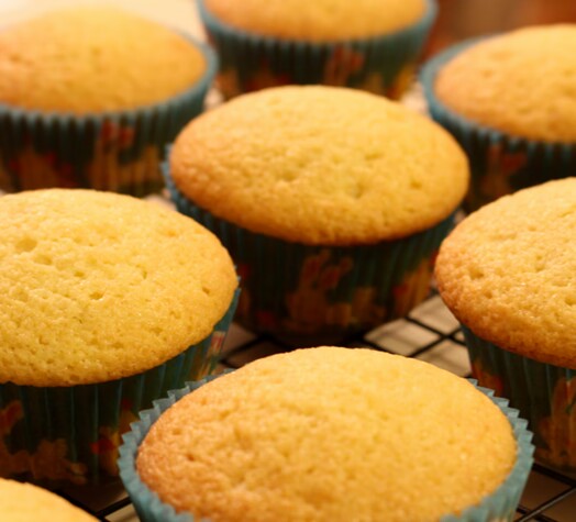 Ligne de production de gâteaux de type moulage/dépôt